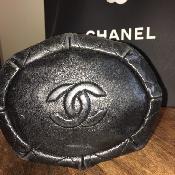 Chanel Drawstring Cross Body Bag - Picture 3 of 3
